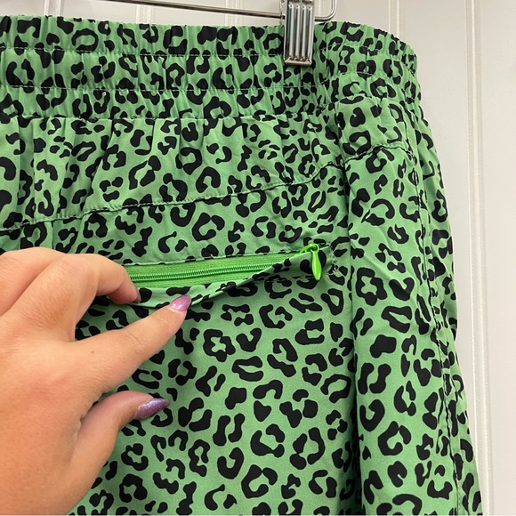 NWT BuffBunny Flo Short V2 in Green Leopard Print Sz XL - Picture 6 of 7